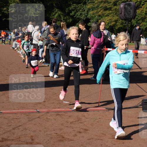 27.09.2026 - 35. Volkslauf durch das schöne Alstertal Strokosch-Dieckow http://msf.ph/oto/10587592 27.09.2026 10:45:31 Ziel 6034, 5017, 5017, 5018, 5060, 5062 meine-sportfotos.de