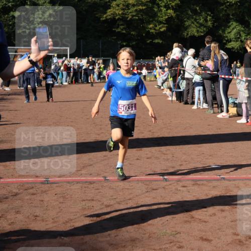 27.09.2026 - 35. Volkslauf durch das schöne Alstertal Strokosch-Dieckow http://msf.ph/oto/10587619 27.09.2026 10:45:54 Ziel 5031, 5031, 5068, 5075 meine-sportfotos.de