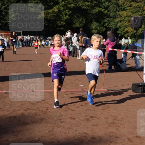 27.09.2026 - 35. Volkslauf durch das schöne Alstertal Strokosch-Dieckow http://msf.ph/oto/10587631 27.09.2026 10:46:01 Ziel 5068, 5075, 5022, 5038, 5068, 5075, 5980 meine-sportfotos.de