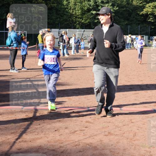 27.09.2026 - 35. Volkslauf durch das schöne Alstertal Strokosch-Dieckow http://msf.ph/oto/10587722 27.09.2026 10:47:02 Ziel 15, 5014, 5014, 5035, 5981 meine-sportfotos.de