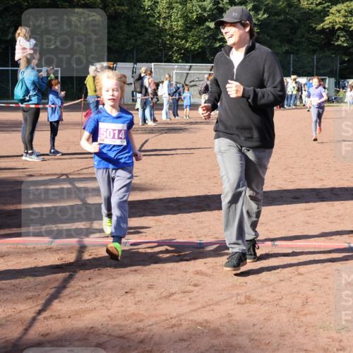 27.09.2026 - 35. Volkslauf durch das schöne Alstertal Strokosch-Dieckow http://msf.ph/oto/10587723 27.09.2026 10:47:02 Ziel 6012, 5014, 3, 5014, 5035, 5981 meine-sportfotos.de