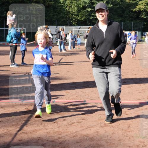 27.09.2026 - 35. Volkslauf durch das schöne Alstertal Strokosch-Dieckow http://msf.ph/oto/10587727 27.09.2026 10:47:02 Ziel 50, 5014, 5035, 5981 meine-sportfotos.de