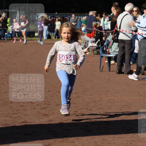 27.09.2026 - 35. Volkslauf durch das schöne Alstertal Strokosch-Dieckow http://msf.ph/oto/10587769 27.09.2026 10:48:11 Ziel 5034, 5034 meine-sportfotos.de