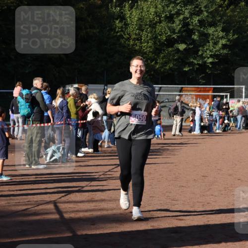 27.09.2026 - 35. Volkslauf durch das schöne Alstertal Strokosch-Dieckow http://msf.ph/oto/10587789 27.09.2026 10:48:35 Ziel 5050, 5024, 5025, 5050 meine-sportfotos.de