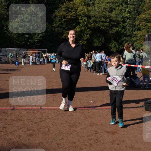 27.09.2026 - 35. Volkslauf durch das schöne Alstertal Strokosch-Dieckow http://msf.ph/oto/10587801 27.09.2026 10:48:43 Ziel 5024, 5025, 5024, 5025, 5983 meine-sportfotos.de