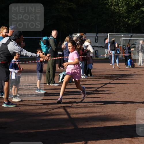 27.09.2026 - 35. Volkslauf durch das schöne Alstertal Strokosch-Dieckow http://msf.ph/oto/10587810 27.09.2026 10:48:57 Ziel 5056 meine-sportfotos.de