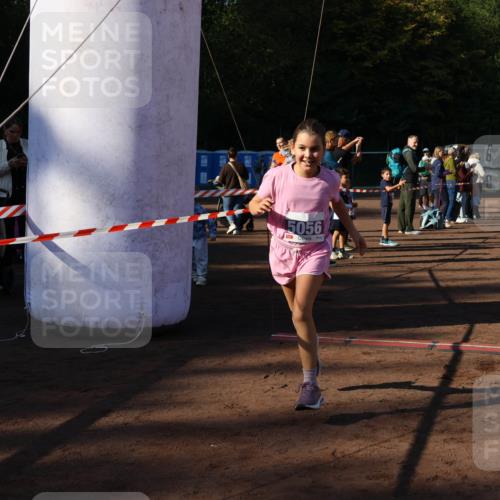 27.09.2026 - 35. Volkslauf durch das schöne Alstertal Strokosch-Dieckow http://msf.ph/oto/10587812 27.09.2026 10:49:00 Ziel 5056, 5056 meine-sportfotos.de