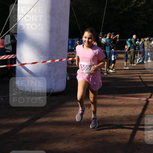 27.09.2026 - 35. Volkslauf durch das schöne Alstertal Strokosch-Dieckow http://msf.ph/oto/10587816 27.09.2026 10:49:00 Ziel 505, 5056 meine-sportfotos.de