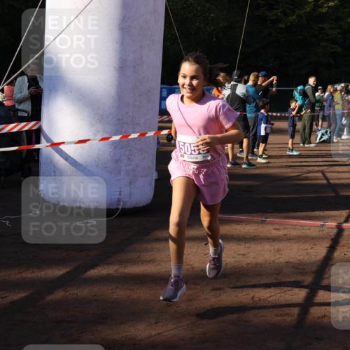 27.09.2026 - 35. Volkslauf durch das schöne Alstertal Strokosch-Dieckow http://msf.ph/oto/10587817 27.09.2026 10:49:00 Ziel 5050, 5056 meine-sportfotos.de