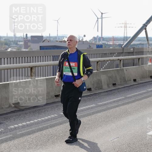 03.10.2026 - Köhlbrandbrückenlauf Michael Burmester http://msf.ph/oto/10803709 03.10.2026 16:16:28 Position 2 942 meine-sportfotos.de