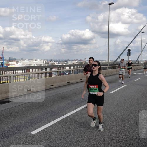 03.10.2026 - Köhlbrandbrückenlauf Michael Burmester http://msf.ph/oto/10810737 03.10.2026 15:22:15 Position 1 7428 meine-sportfotos.de