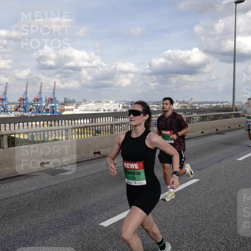 03.10.2026 - Köhlbrandbrückenlauf Michael Burmester http://msf.ph/oto/10810741 03.10.2026 15:22:16 Position 1 7428 meine-sportfotos.de