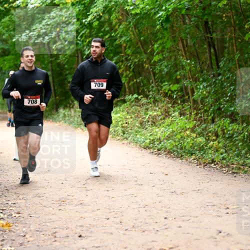 11.10.2026 - Bramfelder Halbmarathon 2026 Dr. Thomas Lammeyer http://msf.ph/oto/10817363 11.10.2026 09:57:12 Laufen 708, 709 meine-sportfotos.de