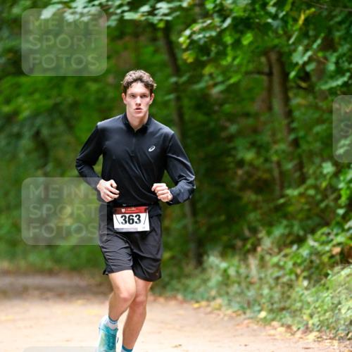 11.10.2026 - Bramfelder Halbmarathon 2026 Dr. Thomas Lammeyer http://msf.ph/oto/10818760 11.10.2026 10:09:06 Laufen 363 meine-sportfotos.de