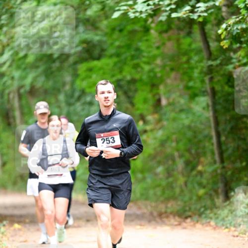11.10.2026 - Bramfelder Halbmarathon 2026 Dr. Thomas Lammeyer http://msf.ph/oto/10820689 11.10.2026 10:22:46 Laufen 463, 253 meine-sportfotos.de
