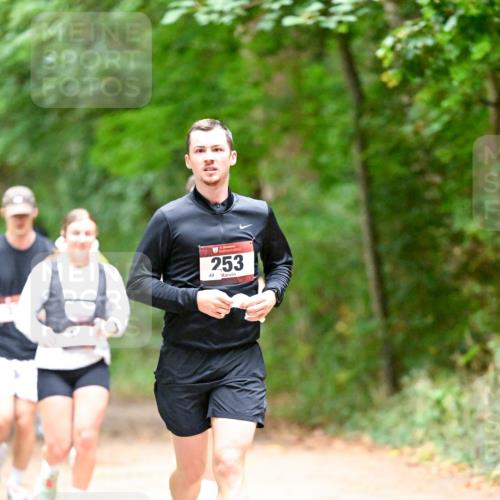 11.10.2026 - Bramfelder Halbmarathon 2026 Dr. Thomas Lammeyer http://msf.ph/oto/10820697 11.10.2026 10:22:47 Laufen 253, 49 meine-sportfotos.de