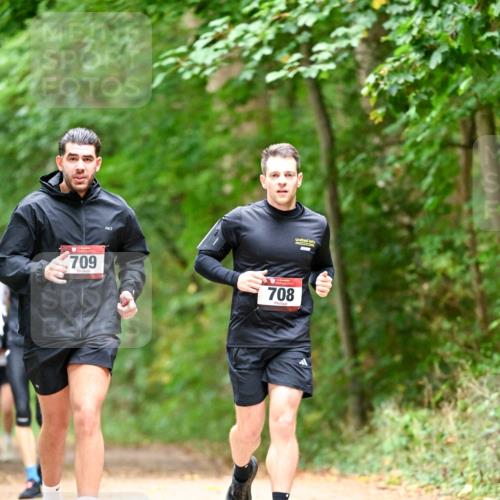 11.10.2026 - Bramfelder Halbmarathon 2026 Dr. Thomas Lammeyer http://msf.ph/oto/10821968 11.10.2026 10:30:59 Laufen 709, 708 meine-sportfotos.de