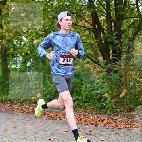 11.10.2026 - Bramfelder Halbmarathon 2026 J. Mangold http://msf.ph/oto/10822378 11.10.2026 10:15:12 Laufen 232 meine-sportfotos.de