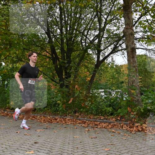 11.10.2026 - Bramfelder Halbmarathon 2026 J. Mangold http://msf.ph/oto/10822475 11.10.2026 10:17:32 Laufen 228 meine-sportfotos.de