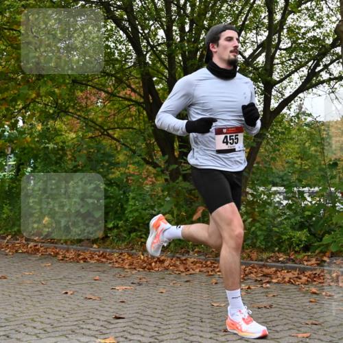 11.10.2026 - Bramfelder Halbmarathon 2026 J. Mangold http://msf.ph/oto/10822524 11.10.2026 10:18:20 Laufen 455 meine-sportfotos.de