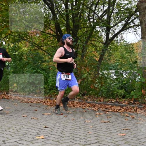 11.10.2026 - Bramfelder Halbmarathon 2026 J. Mangold http://msf.ph/oto/10822625 11.10.2026 10:20:05 Laufen 219, 274 meine-sportfotos.de