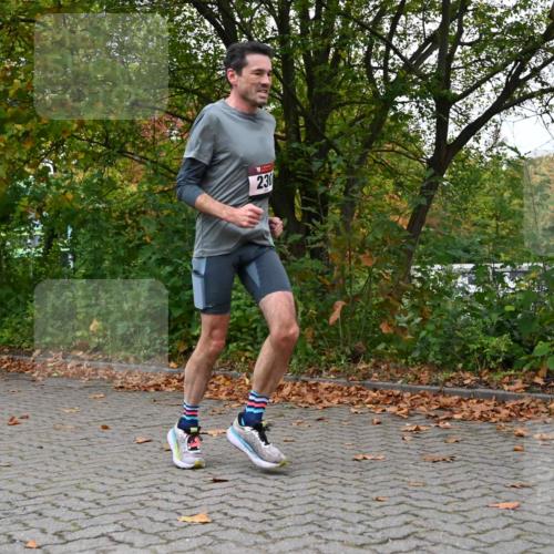 11.10.2026 - Bramfelder Halbmarathon 2026 J. Mangold http://msf.ph/oto/10822775 11.10.2026 10:22:15 Laufen 230, 275, 730, 814, 815, 816 meine-sportfotos.de