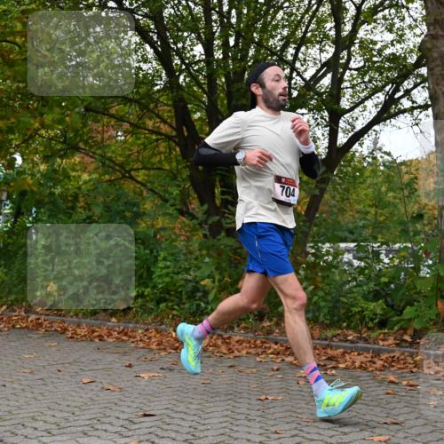 11.10.2026 - Bramfelder Halbmarathon 2026 J. Mangold http://msf.ph/oto/10822805 11.10.2026 10:22:21 Laufen 17, 77, 230, 704, 814, 815 meine-sportfotos.de