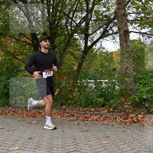 11.10.2026 - Bramfelder Halbmarathon 2026 J. Mangold http://msf.ph/oto/10823008 11.10.2026 10:26:05 Laufen 654, 773 meine-sportfotos.de