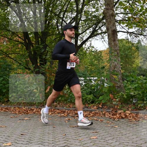 11.10.2026 - Bramfelder Halbmarathon 2026 J. Mangold http://msf.ph/oto/10823011 11.10.2026 10:26:05 Laufen 654, 773 meine-sportfotos.de