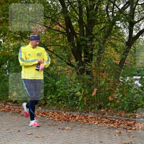 11.10.2026 - Bramfelder Halbmarathon 2026 J. Mangold http://msf.ph/oto/10823088 11.10.2026 10:27:29 Laufen 434 meine-sportfotos.de