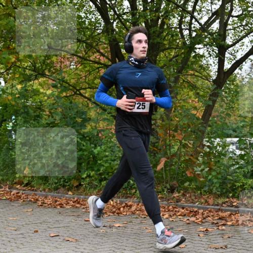 11.10.2026 - Bramfelder Halbmarathon 2026 J. Mangold http://msf.ph/oto/10823145 11.10.2026 10:28:01 Laufen 368, 521, 526, 637, 725, 735 meine-sportfotos.de