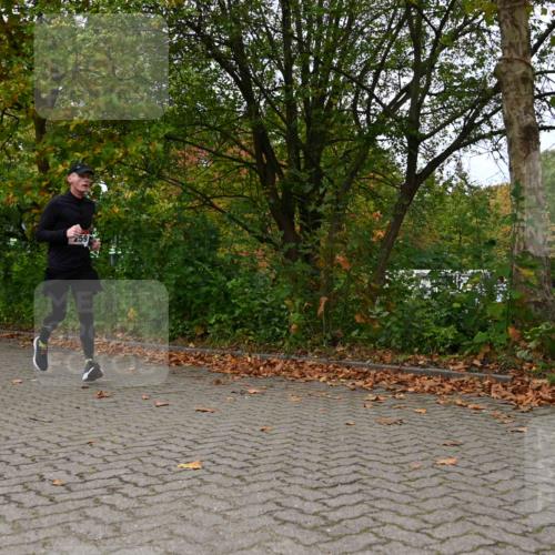 11.10.2026 - Bramfelder Halbmarathon 2026 J. Mangold http://msf.ph/oto/10823372 11.10.2026 10:32:00 Laufen 259, 432, 714, 738 meine-sportfotos.de