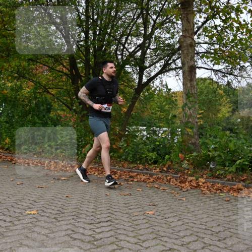 11.10.2026 - Bramfelder Halbmarathon 2026 J. Mangold http://msf.ph/oto/10823409 11.10.2026 10:32:15 Laufen 79, 254, 362 meine-sportfotos.de