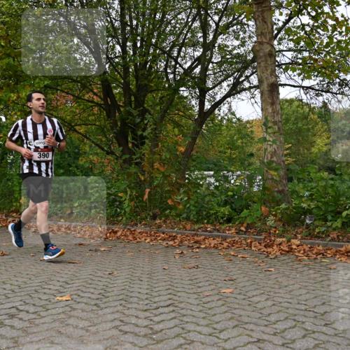 11.10.2026 - Bramfelder Halbmarathon 2026 J. Mangold http://msf.ph/oto/10823454 11.10.2026 10:32:45 Laufen 374, 390 meine-sportfotos.de