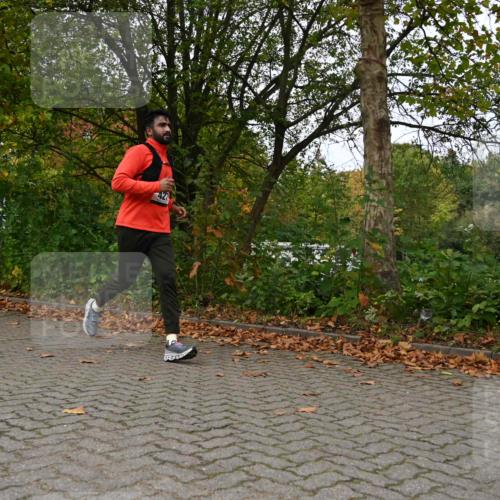 11.10.2026 - Bramfelder Halbmarathon 2026 J. Mangold http://msf.ph/oto/10823469 11.10.2026 10:32:51 Laufen 390, 427 meine-sportfotos.de