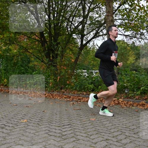 11.10.2026 - Bramfelder Halbmarathon 2026 J. Mangold http://msf.ph/oto/10823491 11.10.2026 10:33:01 Laufen 253 meine-sportfotos.de
