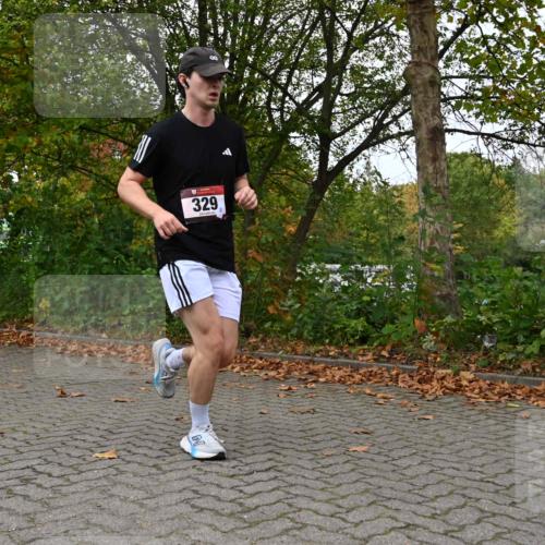 11.10.2026 - Bramfelder Halbmarathon 2026 J. Mangold http://msf.ph/oto/10823518 11.10.2026 10:33:09 Laufen 300, 329, 463 meine-sportfotos.de