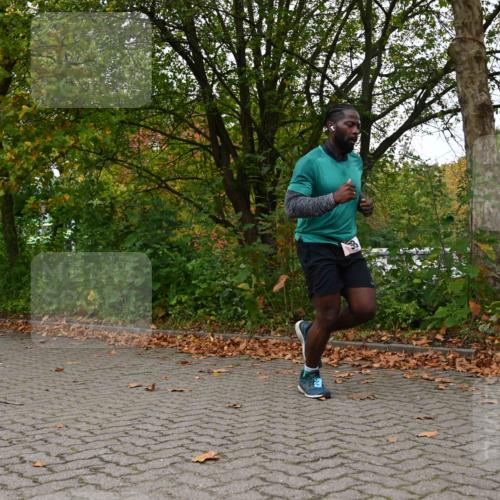 11.10.2026 - Bramfelder Halbmarathon 2026 J. Mangold http://msf.ph/oto/10823800 11.10.2026 10:35:22 Laufen 98, 489 meine-sportfotos.de