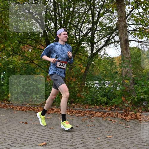 11.10.2026 - Bramfelder Halbmarathon 2026 J. Mangold http://msf.ph/oto/10823820 11.10.2026 10:35:28 Laufen 98, 232, 489 meine-sportfotos.de