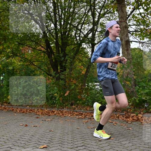 11.10.2026 - Bramfelder Halbmarathon 2026 J. Mangold http://msf.ph/oto/10823823 11.10.2026 10:35:28 Laufen 98, 232, 489 meine-sportfotos.de