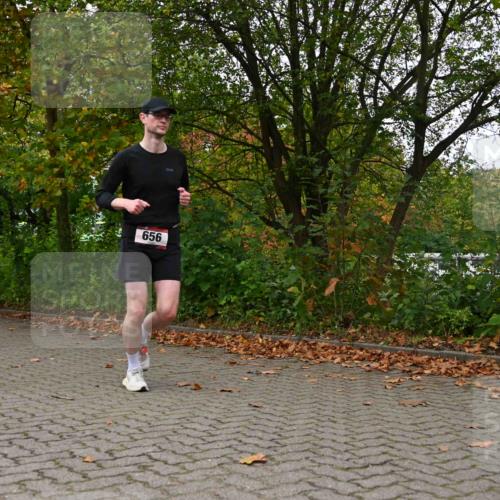 11.10.2026 - Bramfelder Halbmarathon 2026 J. Mangold http://msf.ph/oto/10823866 11.10.2026 10:36:06 Laufen 656 meine-sportfotos.de