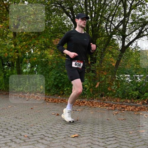 11.10.2026 - Bramfelder Halbmarathon 2026 J. Mangold http://msf.ph/oto/10823871 11.10.2026 10:36:07 Laufen 656 meine-sportfotos.de
