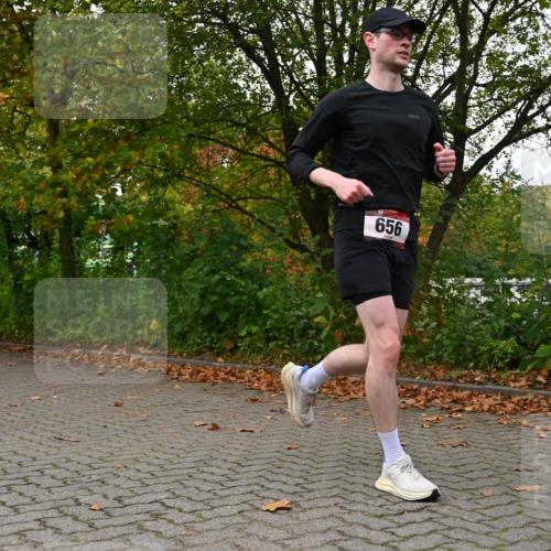 11.10.2026 - Bramfelder Halbmarathon 2026 J. Mangold http://msf.ph/oto/10823874 11.10.2026 10:36:07 Laufen 656 meine-sportfotos.de