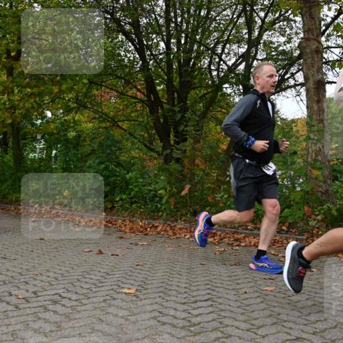 11.10.2026 - Bramfelder Halbmarathon 2026 J. Mangold http://msf.ph/oto/10823900 11.10.2026 10:36:37 Laufen 371, 392, 560 meine-sportfotos.de
