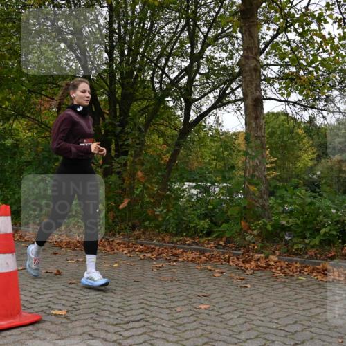 11.10.2026 - Bramfelder Halbmarathon 2026 J. Mangold http://msf.ph/oto/10824082 11.10.2026 10:39:52 Laufen 496 meine-sportfotos.de