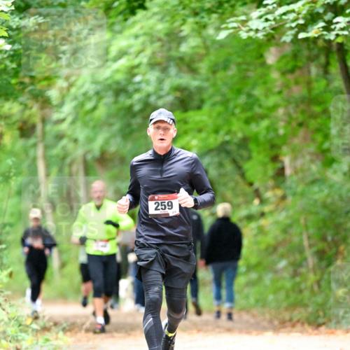 11.10.2026 - Bramfelder Halbmarathon 2026 Dr. Thomas Lammeyer http://msf.ph/oto/10825269 11.10.2026 10:48:52 Laufen 259, 274 meine-sportfotos.de