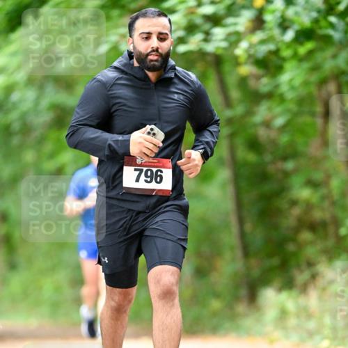 11.10.2026 - Bramfelder Halbmarathon 2026 Dr. Thomas Lammeyer http://msf.ph/oto/10827200 11.10.2026 11:01:13 Laufen 796 meine-sportfotos.de
