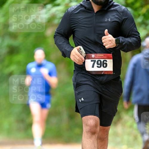 11.10.2026 - Bramfelder Halbmarathon 2026 Dr. Thomas Lammeyer http://msf.ph/oto/10827208 11.10.2026 11:01:14 Laufen 35, 796 meine-sportfotos.de