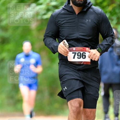 11.10.2026 - Bramfelder Halbmarathon 2026 Dr. Thomas Lammeyer http://msf.ph/oto/10827209 11.10.2026 11:01:14 Laufen 35, 796 meine-sportfotos.de