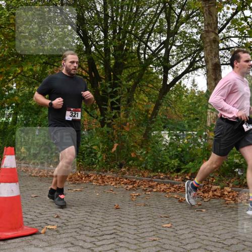 11.10.2026 - Bramfelder Halbmarathon 2026 J. Mangold http://msf.ph/oto/10827844 11.10.2026 10:44:31 Laufen 212, 296, 321, 349 meine-sportfotos.de